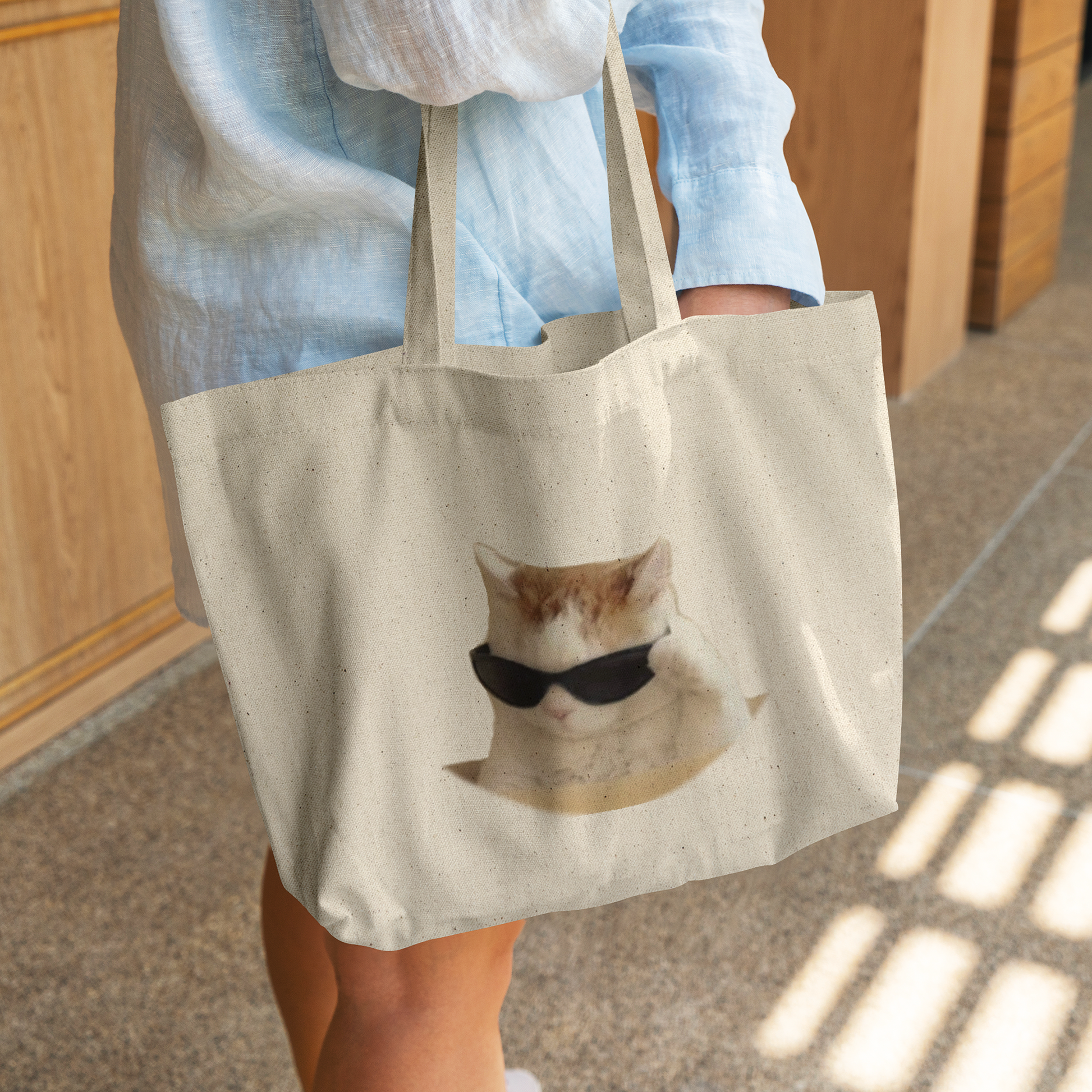 Funny_Cat_Tote_Bag_CottonTote_L_WomanDigging_Mockup.png_14773913
